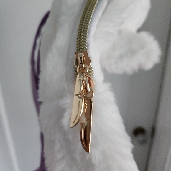 Jolene the Cow Basuragang Backpack - Picture 4 of 6